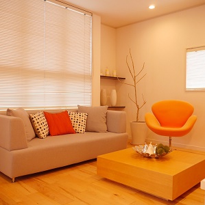 1階は木のぬくもりを感じさせる無垢フロアを使用。
1年を通して裸足で過ごしたくなる足触りです。