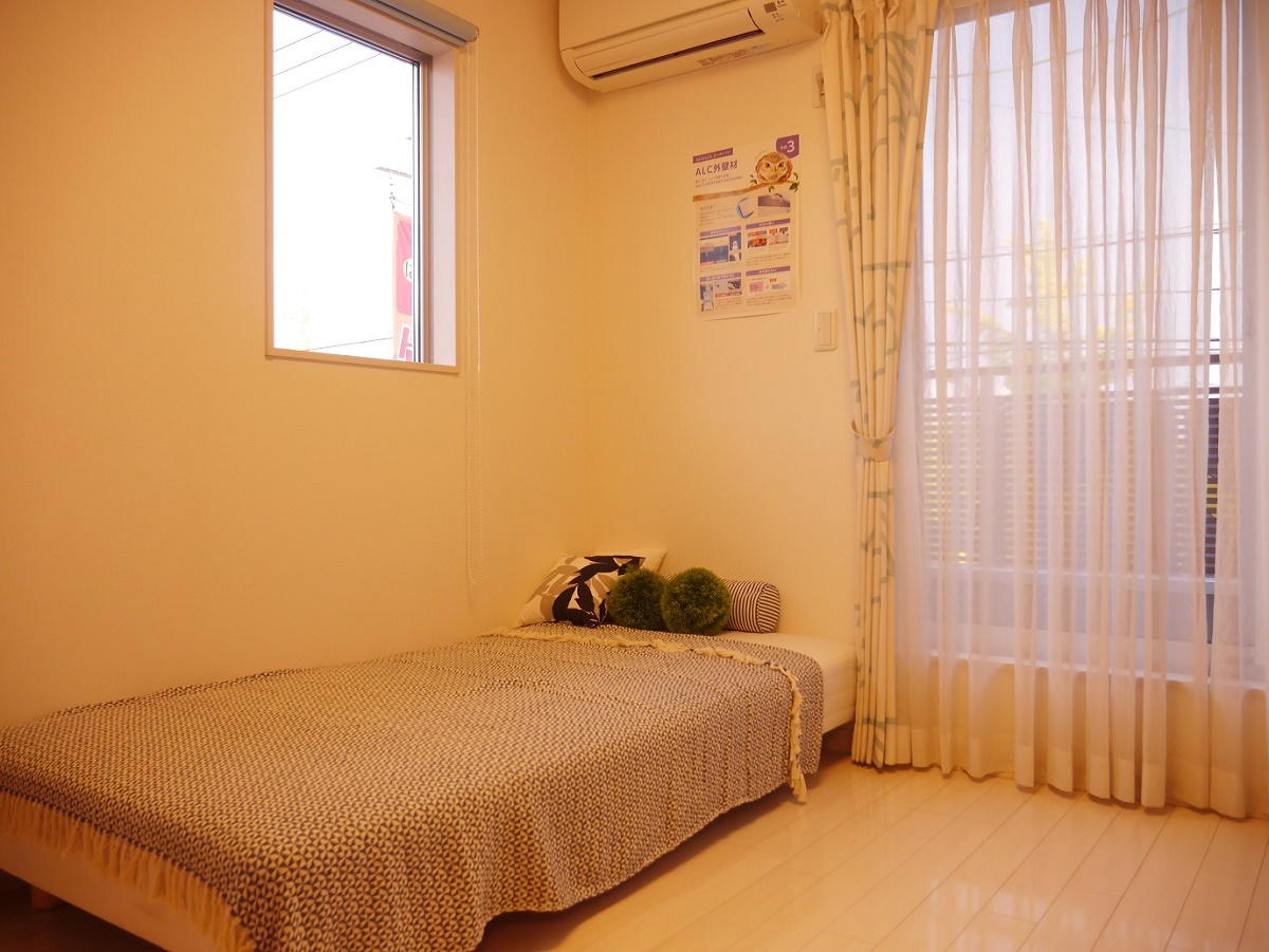 セミオープンタイプの子ども部屋。勉強に遊びに成長に合わせて過ごせる空間です。