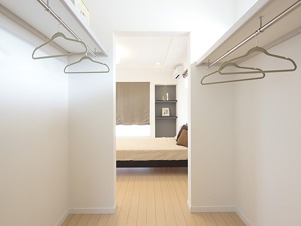 寝室のウォークインクローゼットは快適な身支度動線が時間のゆとりを生み出します。