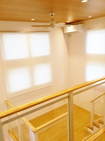 2階の廊下から見たKidukiステージ。
広くて開放的な吹抜空間となっています。