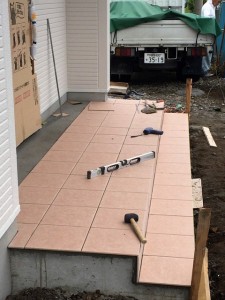 玄関ポーチ