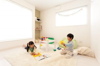 子どもも無理なくできてママも楽々！おもちゃの収納術