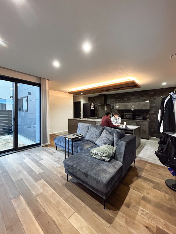 ダウンライトで空間を広くみせたLDK