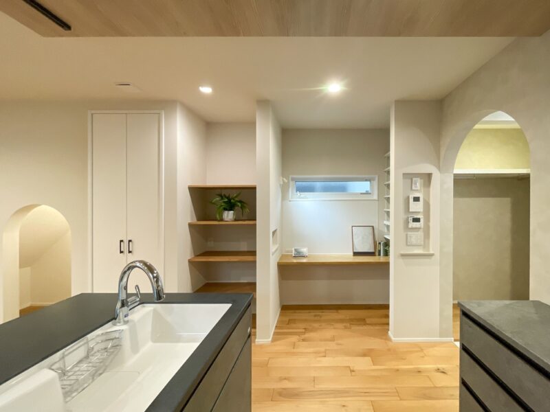 ダイニングから少し離れたカウンタースペース