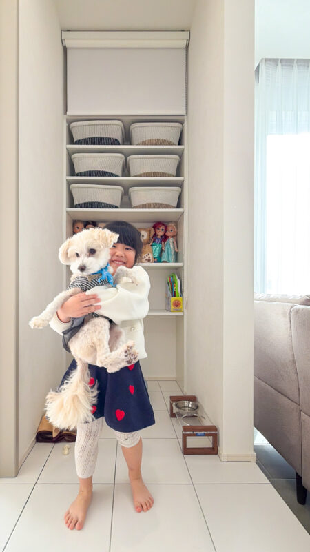 可動棚の収納で、ライフスタイルに合わせて使い方を変えられます。