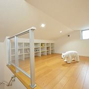 外部収納とあわせて抜群の収納力を発揮する小屋裏スペース。季節ものや使用頻度の低いものの収納に便利な空間です。