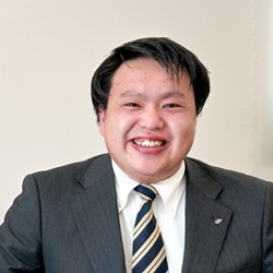 中島 慧介
