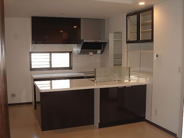 重厚感溢れるこだわり抜いた洋館の家 注文住宅 建築実例 事例 ユニバーサルホーム