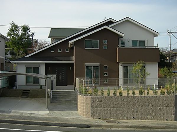 落ち着きのある存在感を放つ 大屋根の家 注文住宅 建築実例 事例 ユニバーサルホーム 落ち着きのある存在感を放つ 大屋根の家 注文住宅 建築実例 事例 ユニバーサルホーム