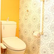 二階トイレは大人の方専用トイレです。壁紙も大人向けのものに。