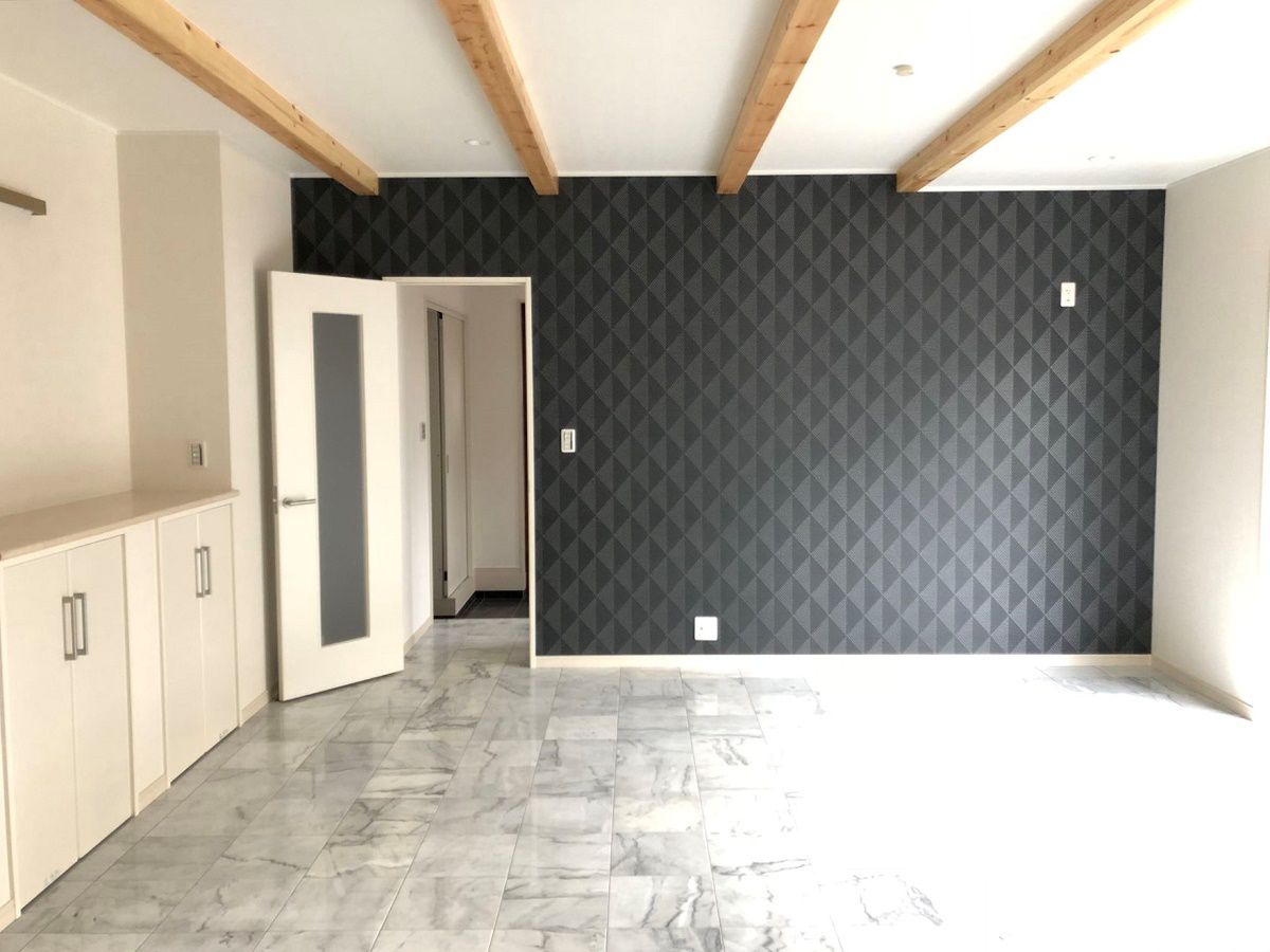 1階全面大理石仕上げ 回遊性のあるこだわりのldk 注文住宅 建築実例 事例 ユニバーサルホーム