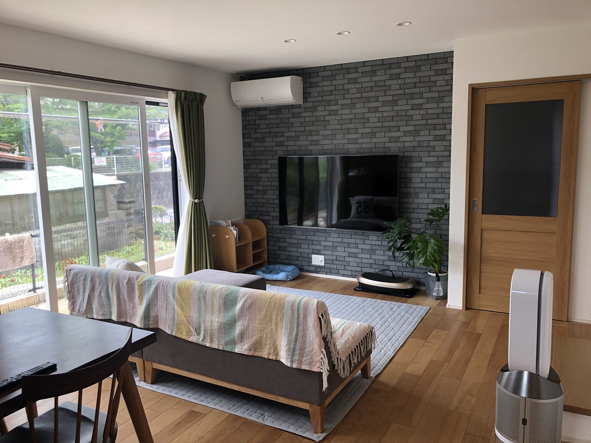 黒で統一された外観が凛とした美しさを醸し出すシンプルモダンの家 注文住宅 建築実例 事例 ユニバーサルホーム