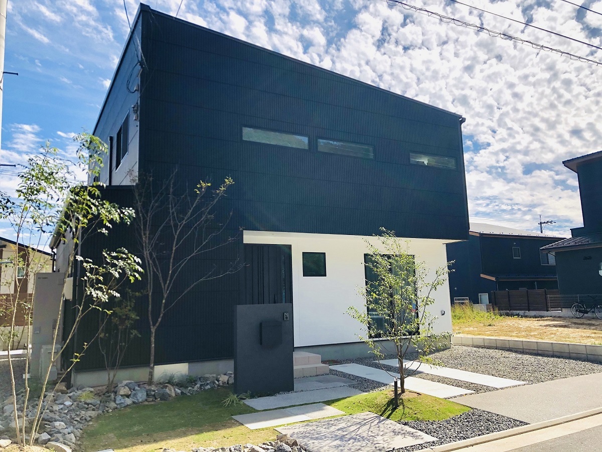 全面タイル張りのｌｄｋが圧巻の家 注文住宅 建築実例 事例 ユニバーサルホーム
