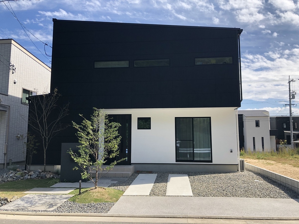 全面タイル張りのｌｄｋが圧巻の家 注文住宅 建築実例 事例 ユニバーサルホーム