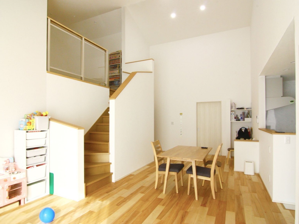 大空間リビングとロフト付き平屋の住まい 注文住宅 建築実例 事例 ユニバーサルホーム 大空間リビングとロフト付き平屋の住まい 注文住宅 建築実例 事例 ユニバーサルホーム